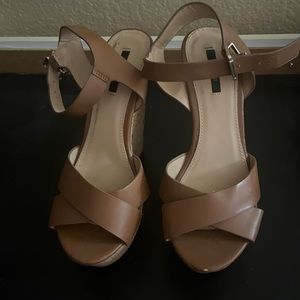 Brown high heels/wedges